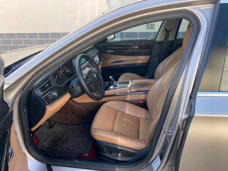 保定12年宝马7系4