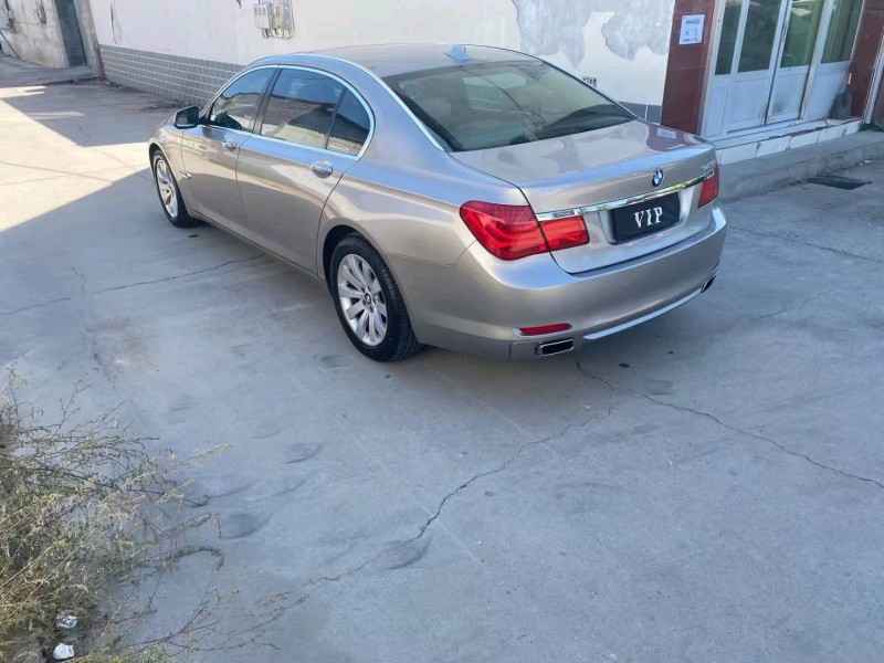 保定12年宝马7系6