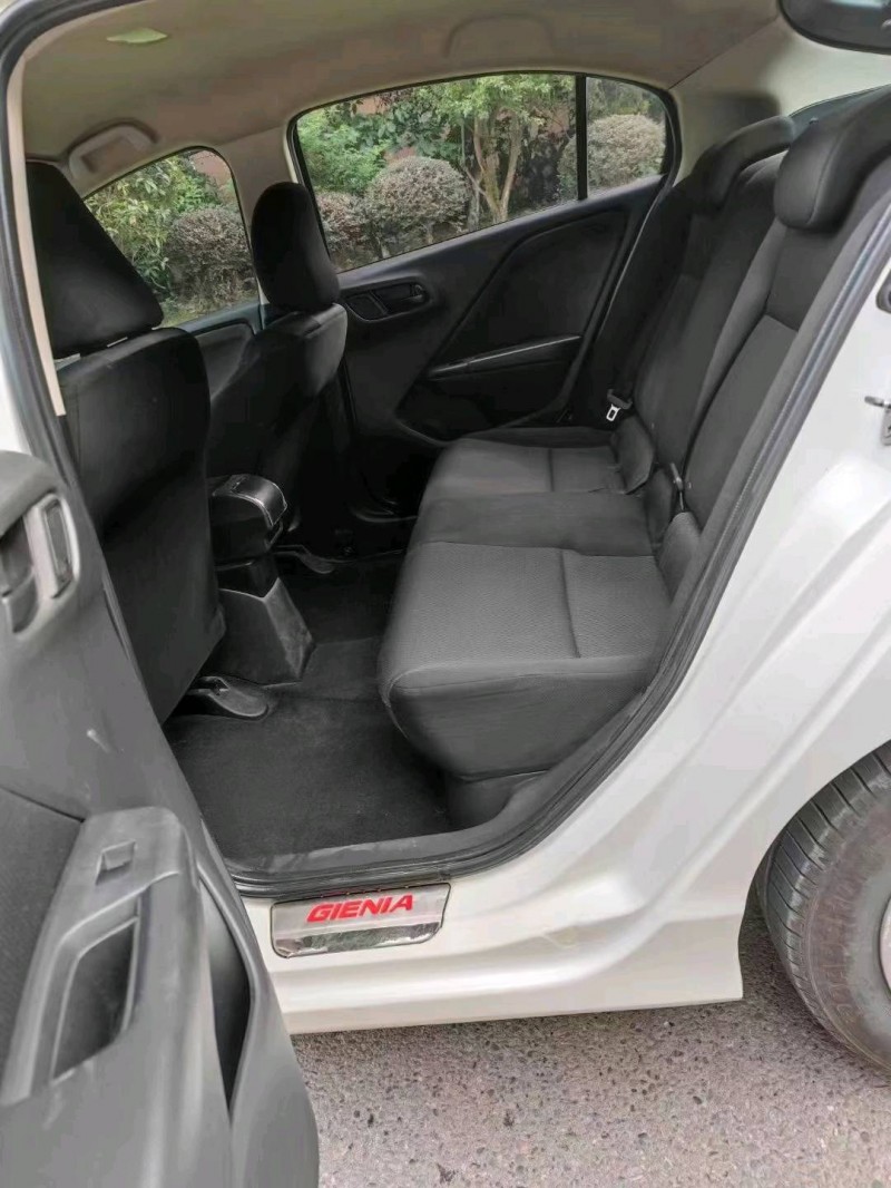 重庆16年本田竞瑞4