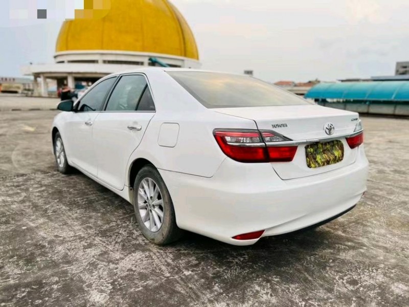 东莞16年丰田凯美瑞8