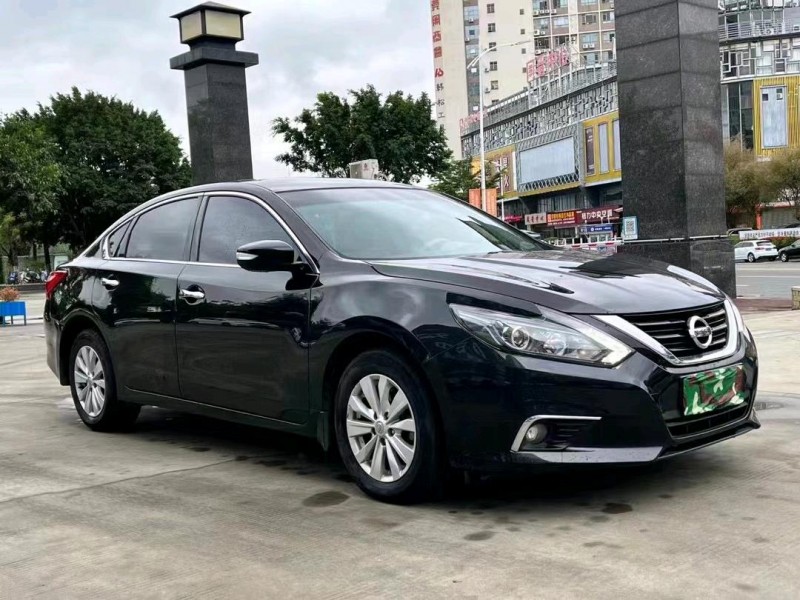 东莞17年日产天籁2