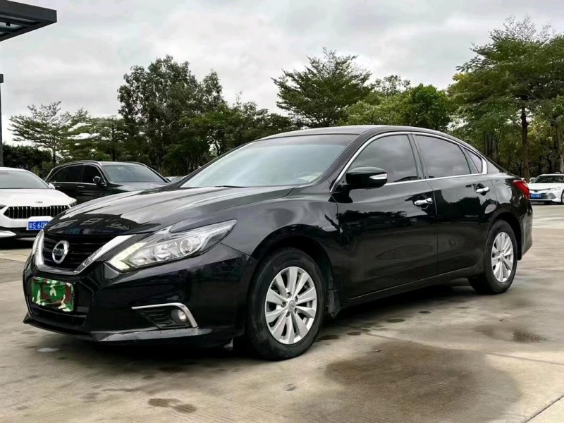 东莞17年日产天籁3