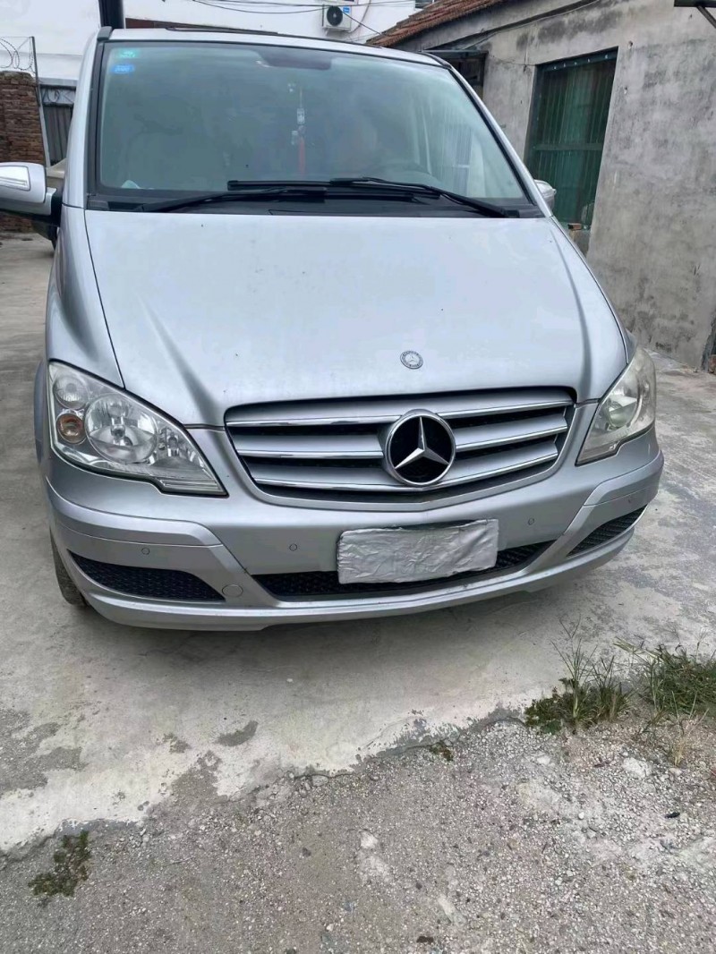 枣庄12年奔驰唯雅诺1