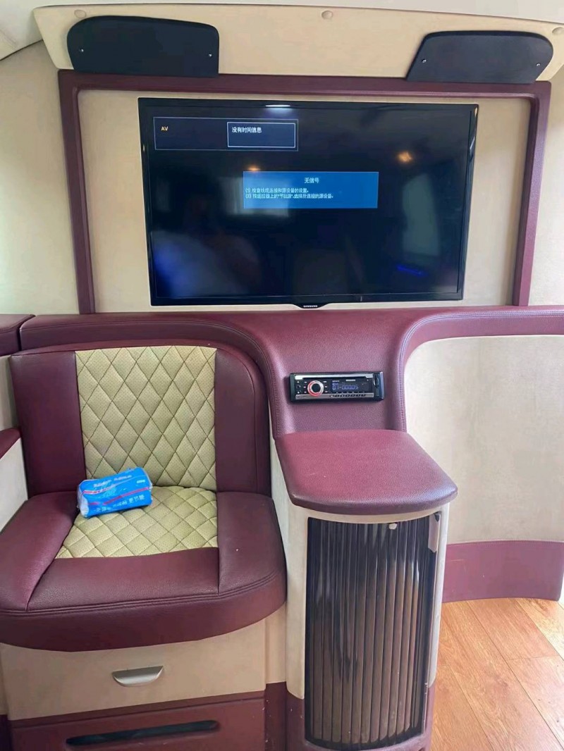 枣庄12年奔驰唯雅诺3