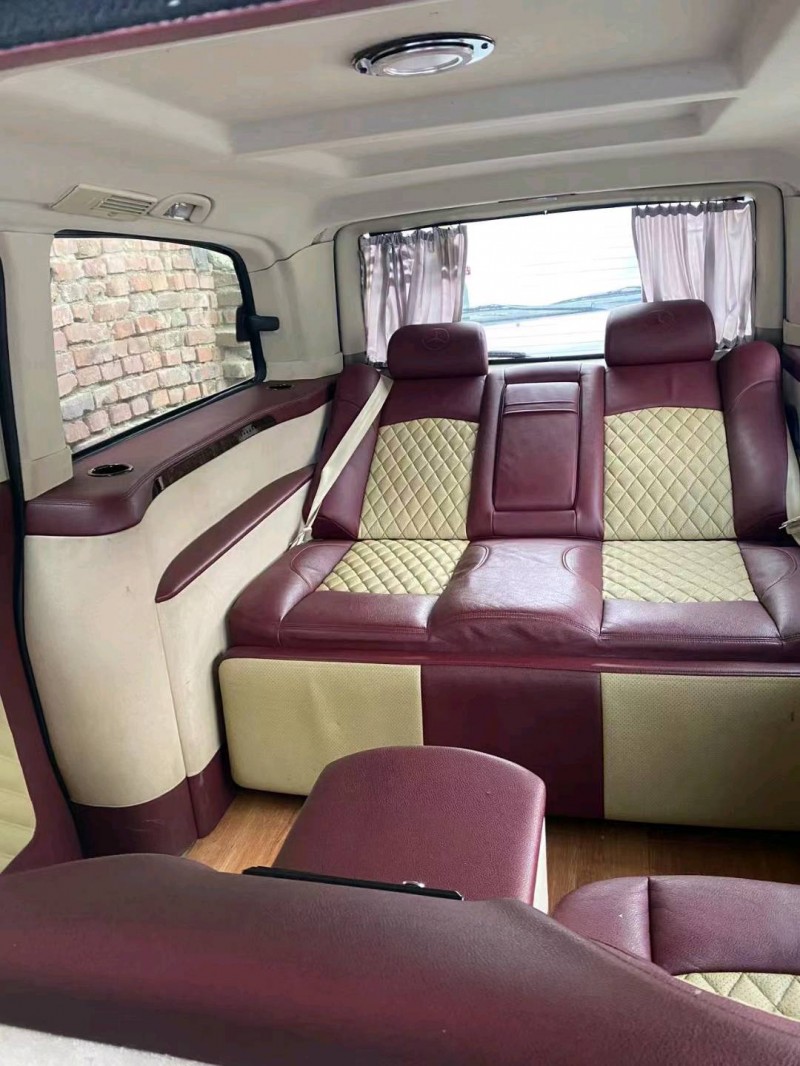 枣庄12年奔驰唯雅诺4