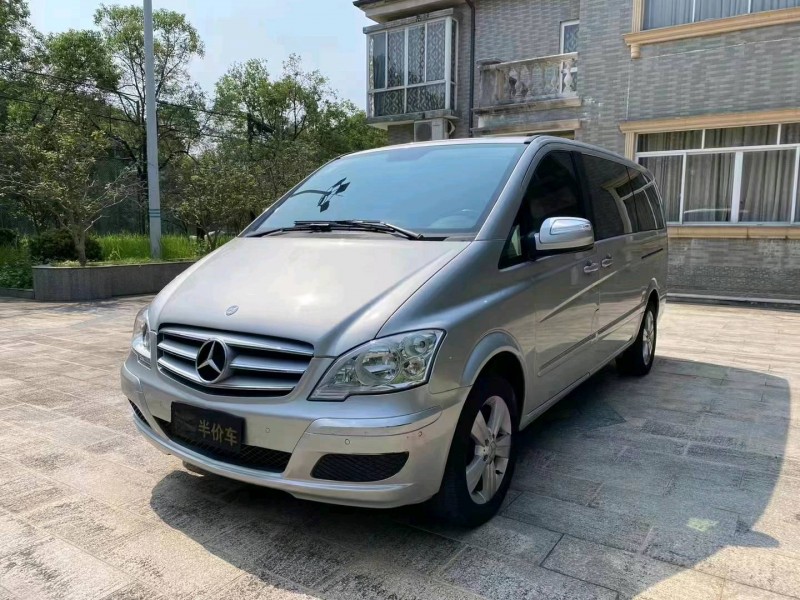 东营16年奔驰唯雅诺2