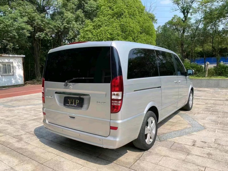 东营16年奔驰唯雅诺6