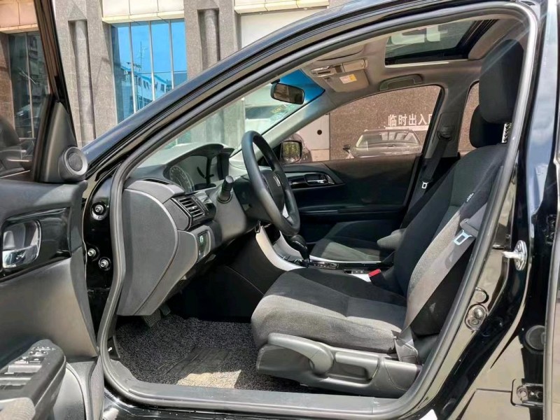 东莞17年本田雅阁6