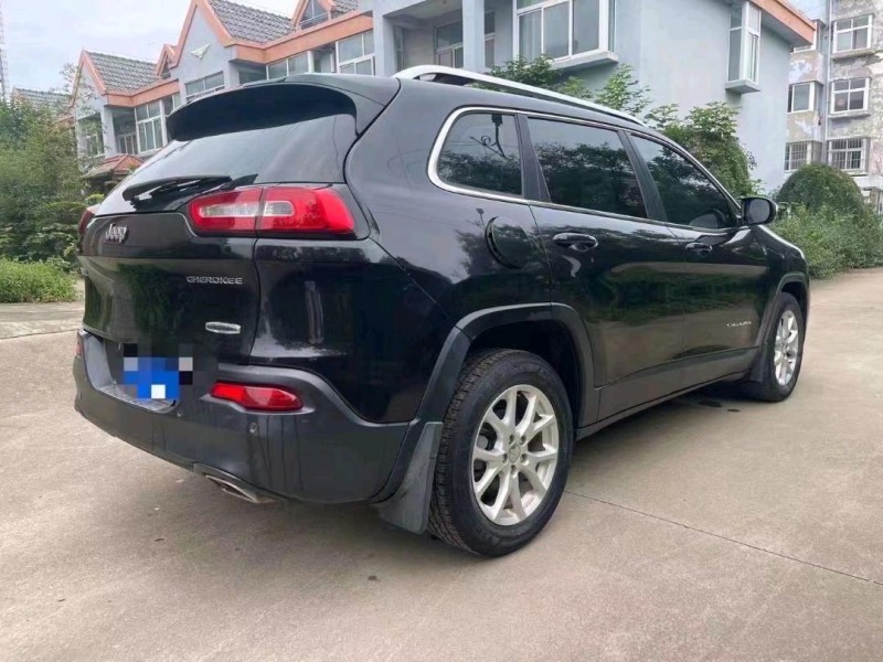 煙臺16年Jeep自由光3