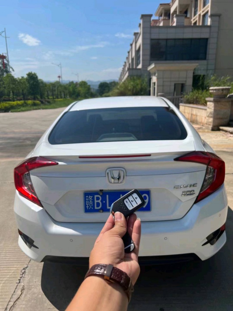 宜春18年本田思域8