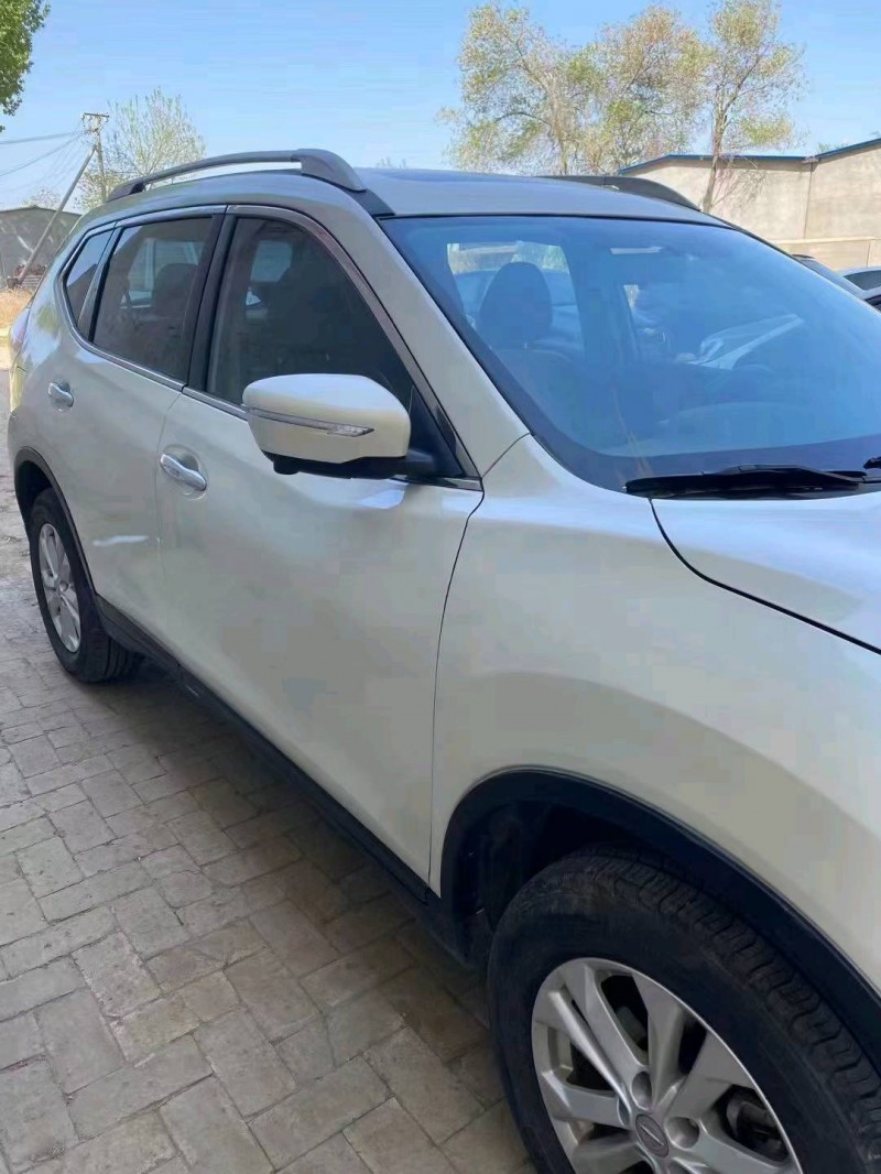 保定15年日产奇骏3