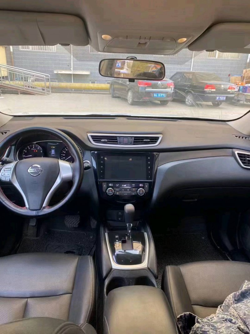 保定15年日产奇骏5