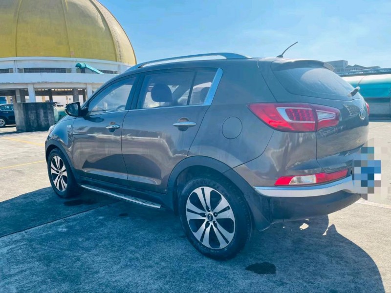 东莞14年起亚智跑7