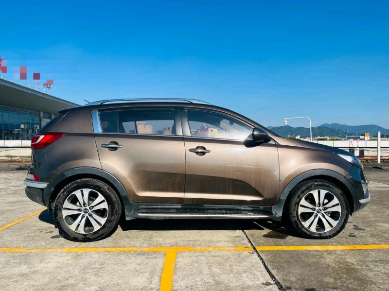 东莞14年起亚智跑8