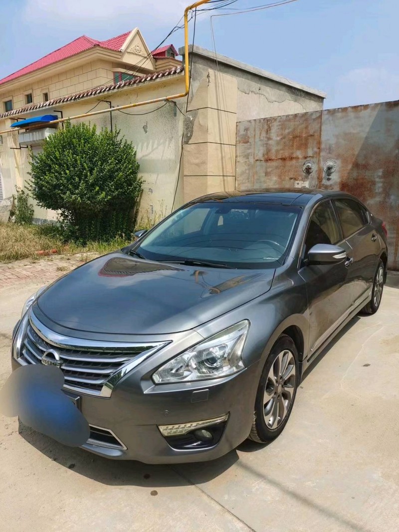 保定15年日产天籁2