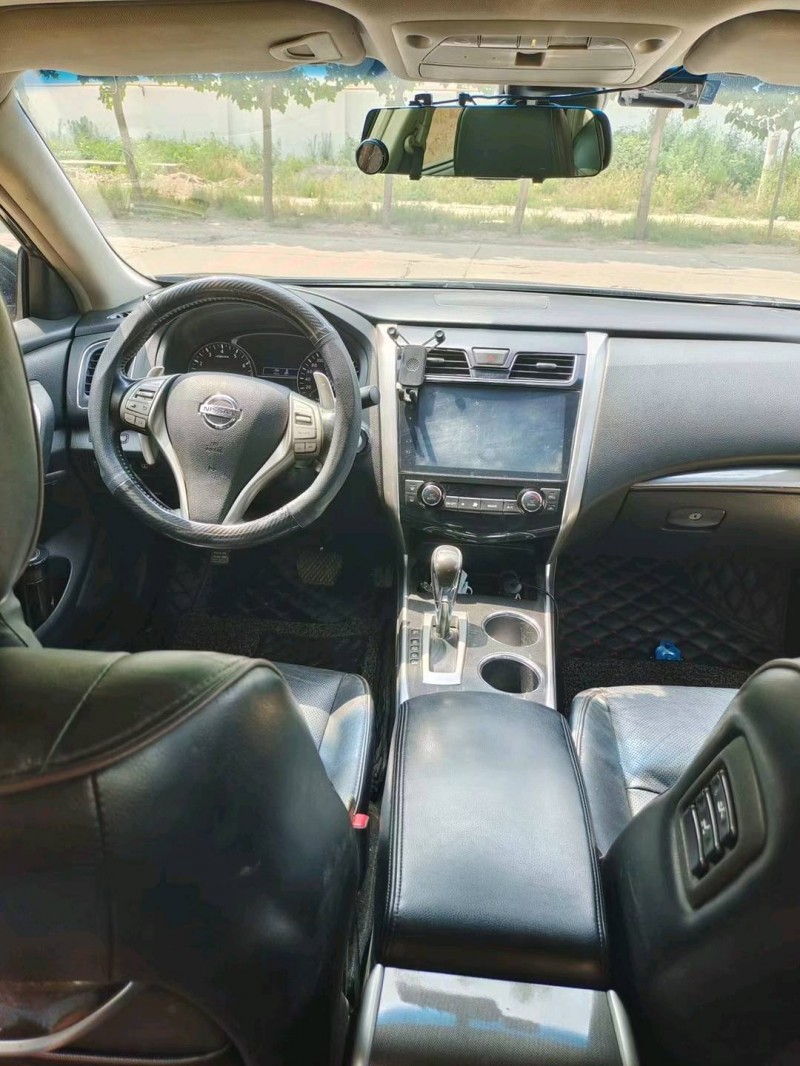 保定15年日产天籁4