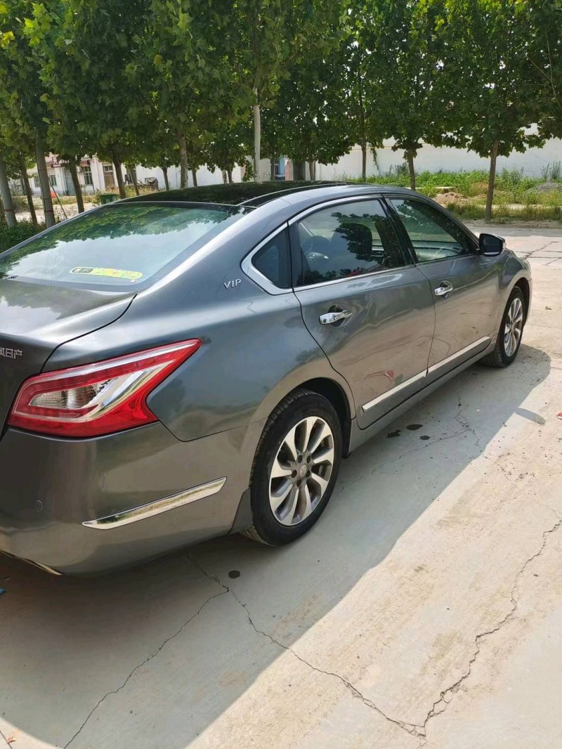 保定15年日产天籁9