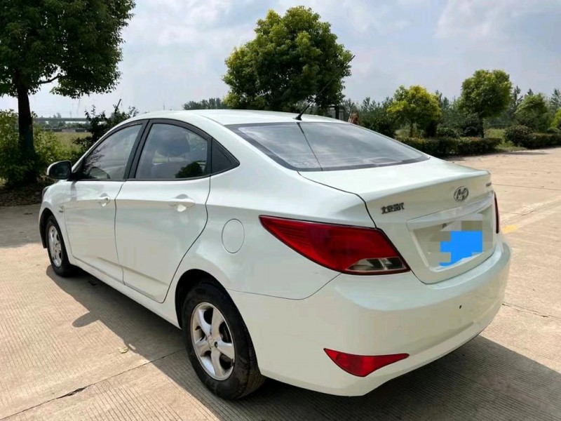 盐城17年现代瑞纳5