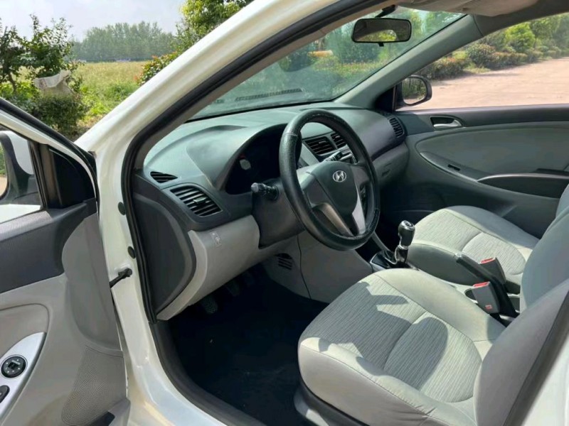 盐城17年现代瑞纳4