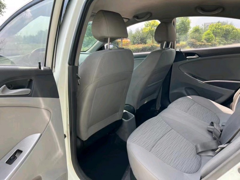 盐城17年现代瑞纳3