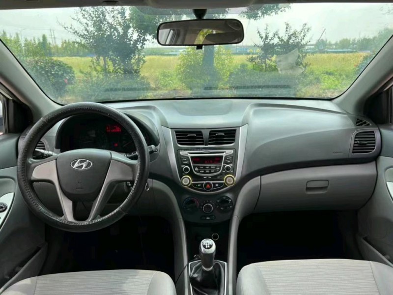 盐城17年现代瑞纳2