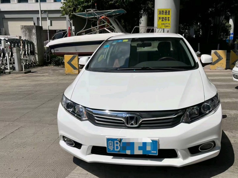 广州13年本田思域1