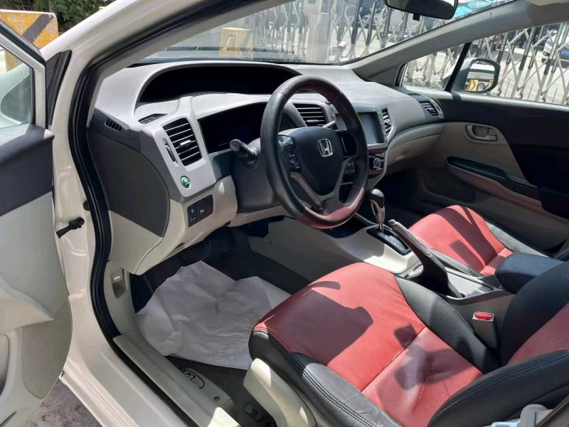 广州13年本田思域4