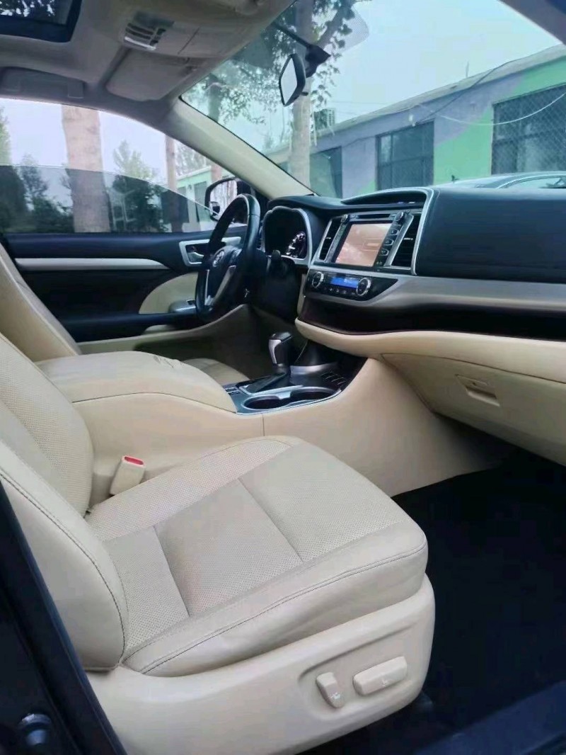 保定15年丰田汉兰达4