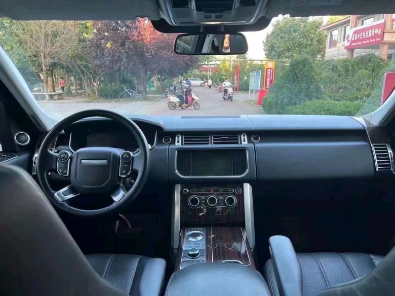 青岛14年路虎揽胜行政4