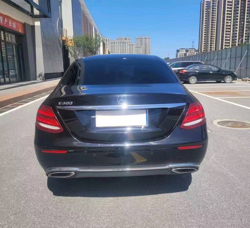 枣庄17年奔驰E8