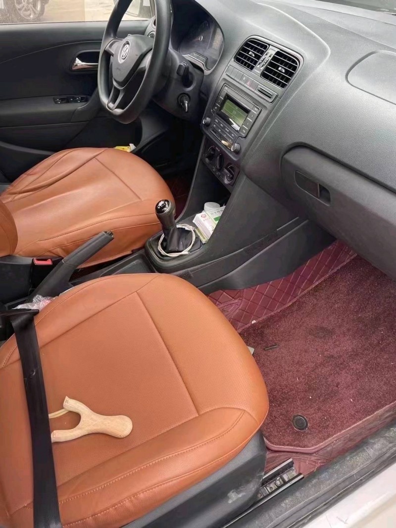 济宁17年大众polo2