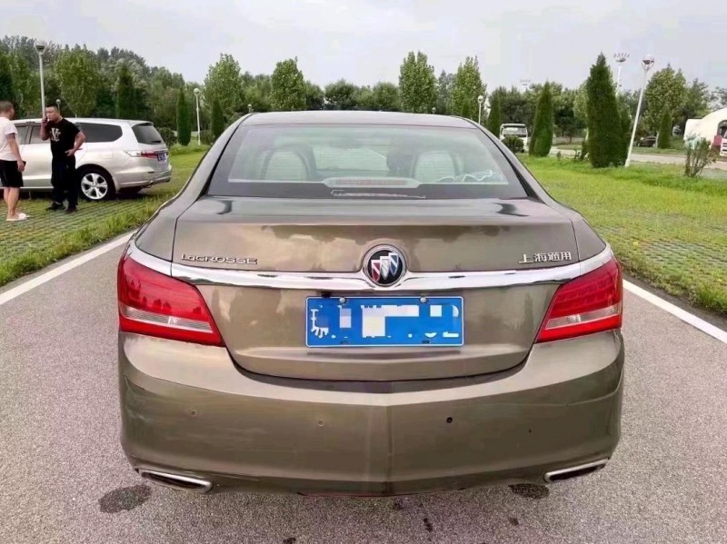 枣庄15年别克君越5