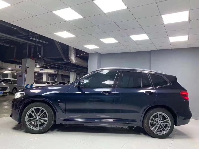 成都21年宝马X39