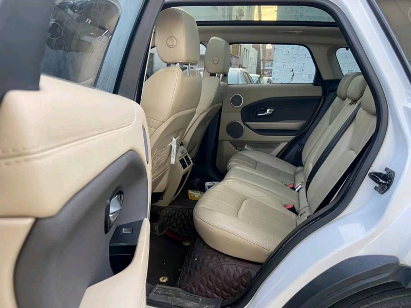 广州16年路虎极光5