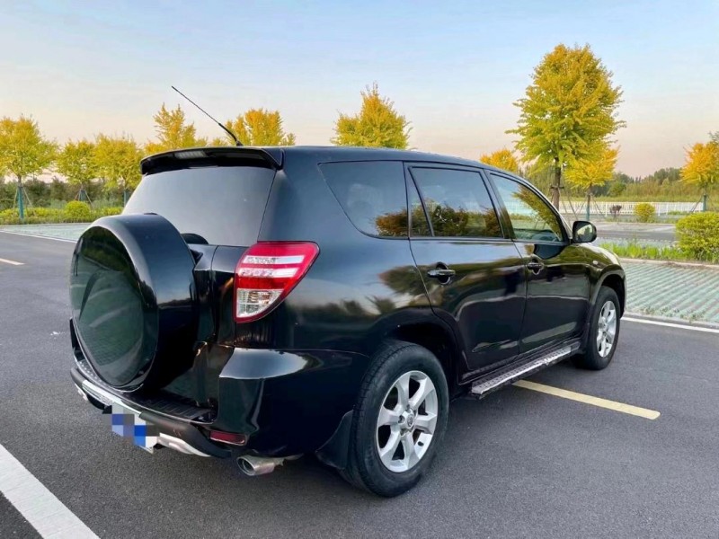 枣庄12年丰田RAV49