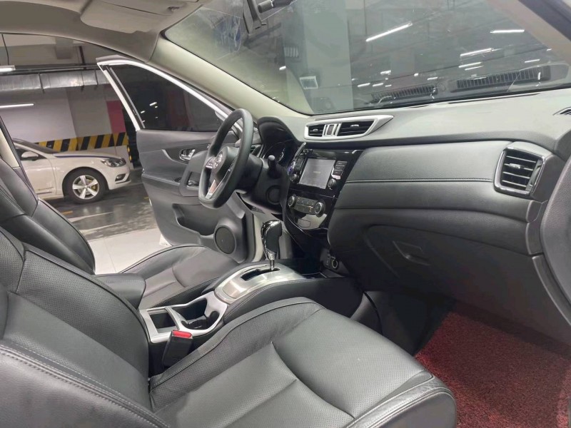 成都17年日产奇骏6