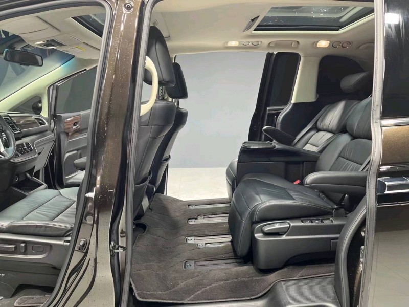 成都16年本田艾力绅3