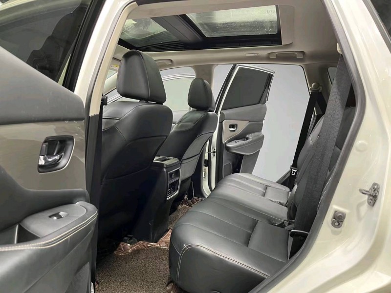 成都17年日产楼兰3