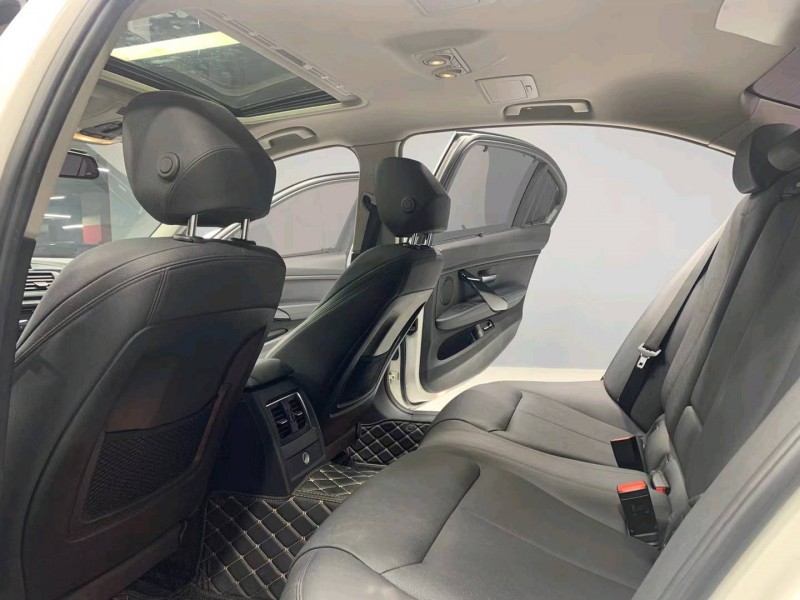 成都18年宝马3系4