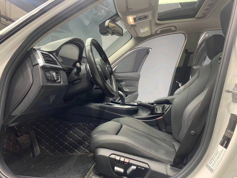 成都18年宝马3系5