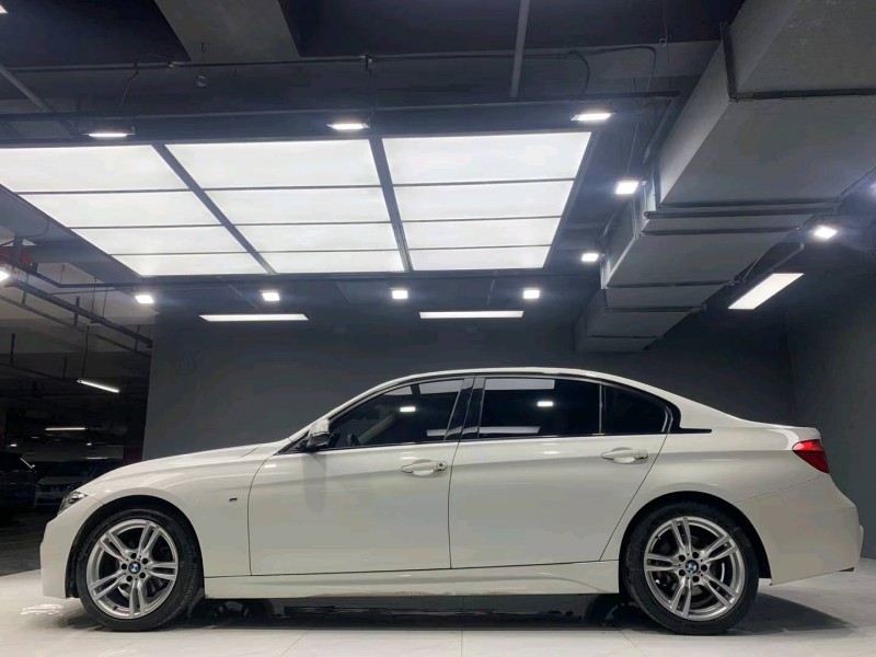 成都18年宝马3系8