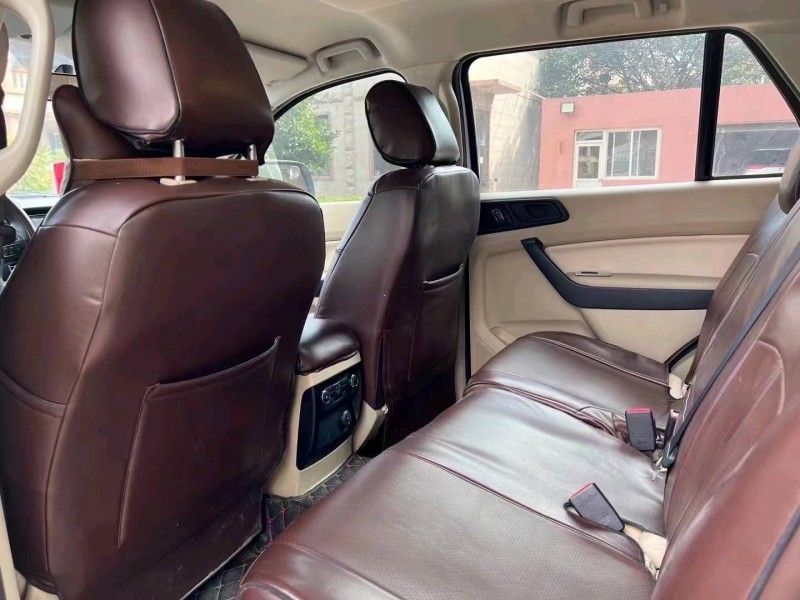 青岛17年福特撼路者5