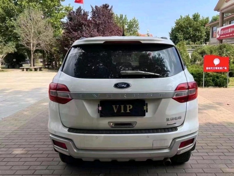 青岛17年福特撼路者6