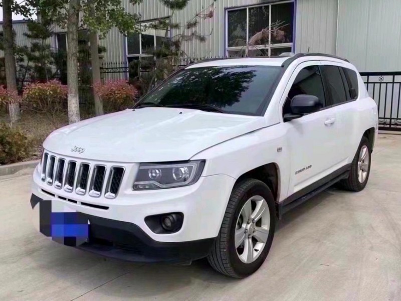 青島13年Jeep指南者3
