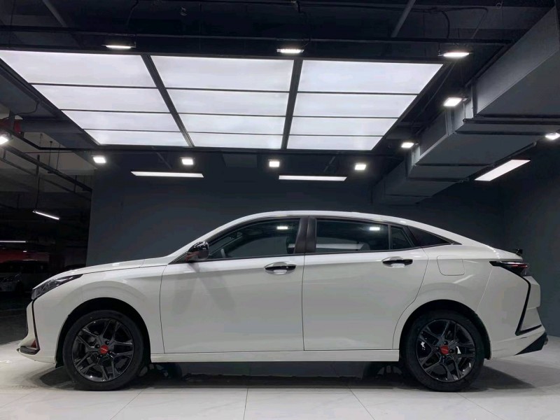 成都22年东风奕炫8