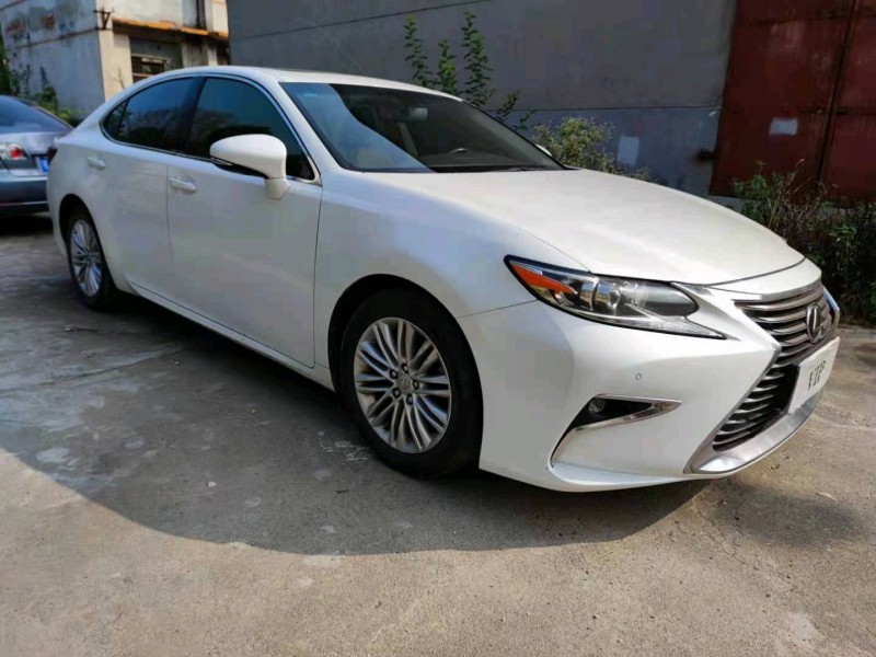 北京18年雷克萨斯ES1