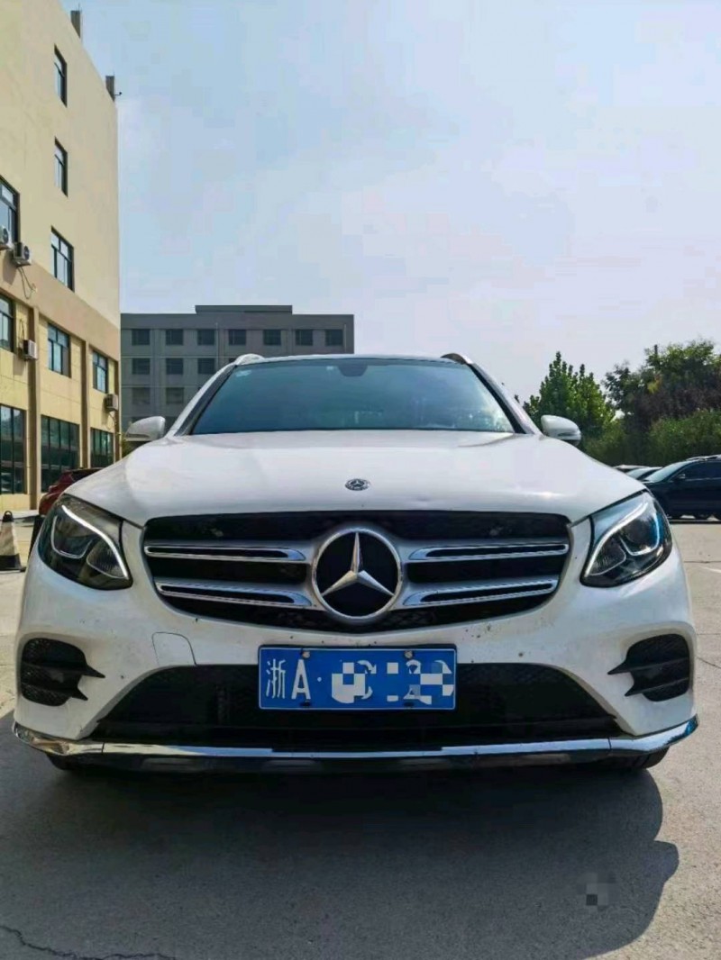 东营17年奔驰GLC9