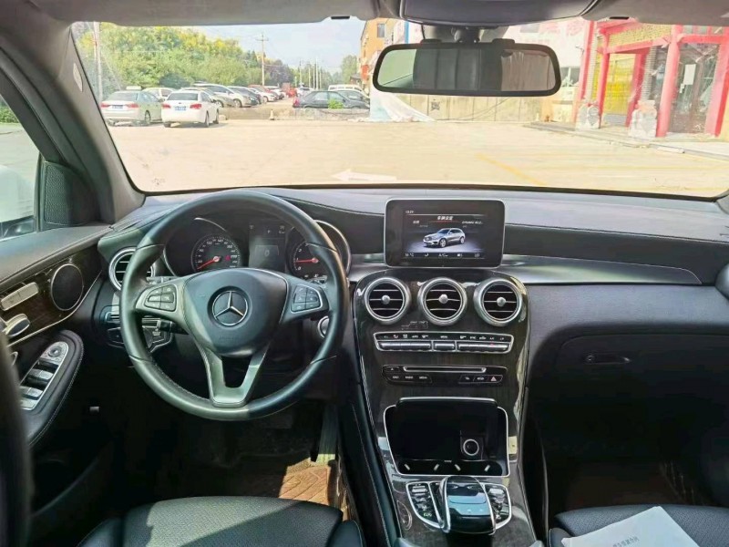 东营17年奔驰GLC4