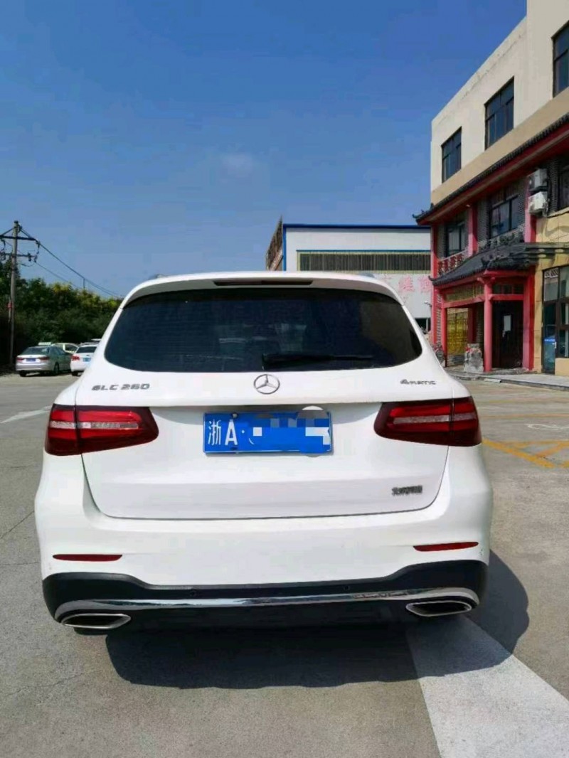 东营17年奔驰GLC1
