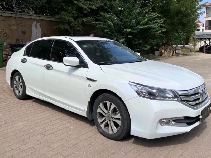 青岛16年本田雅阁5